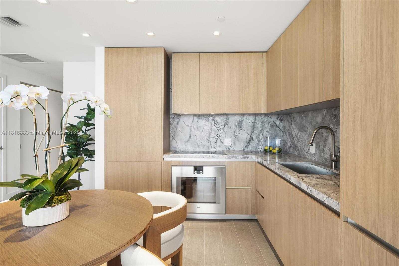 Small Image of 500 ALTON RD #1808, Miami Beach Number 10