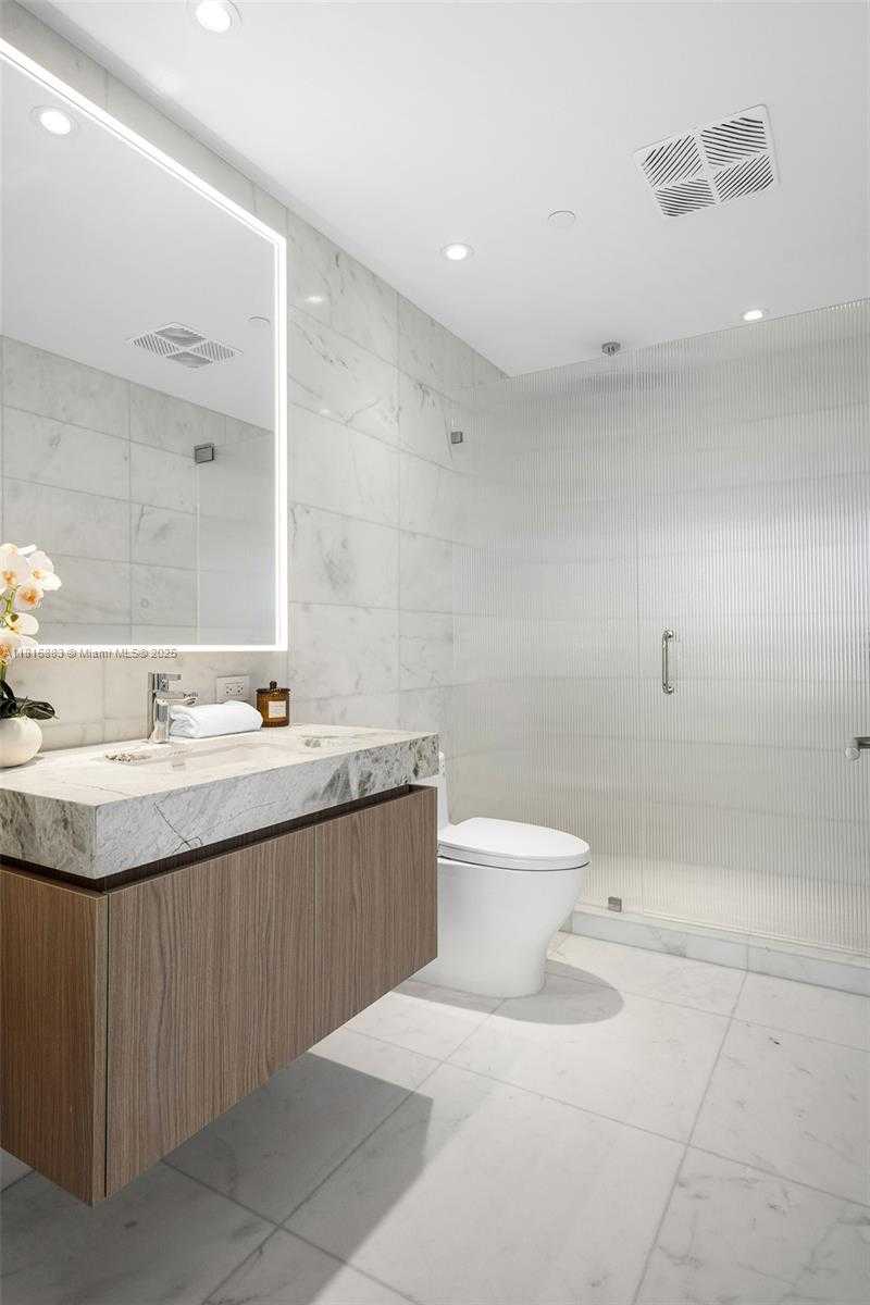 Small Image of 500 ALTON RD #1808, Miami Beach Number 14