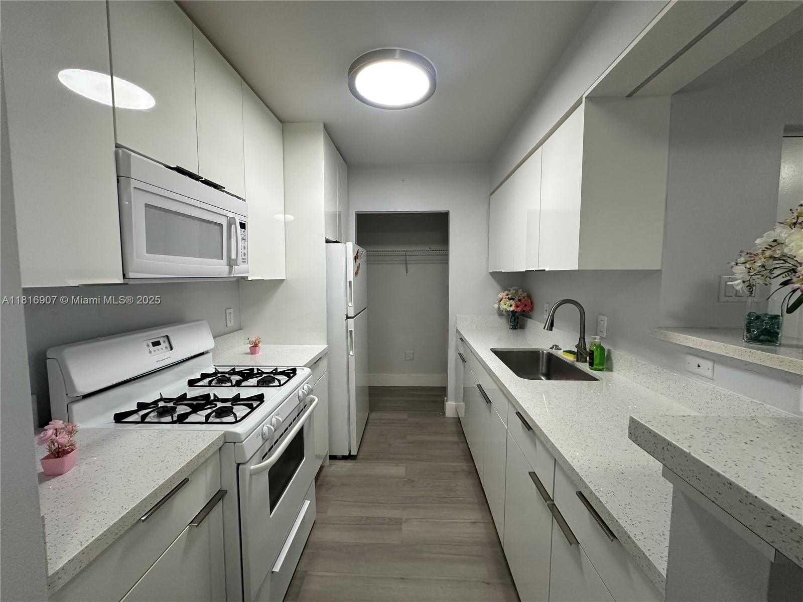 Small Image of 15330 SOUTH WEST 106TH TER #919, Miami Number 12