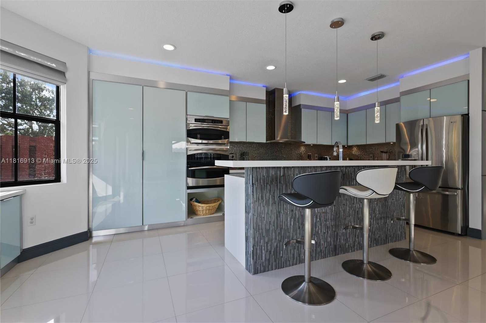 Small Image of 10040 NORTH WEST 10TH ST, Miami Number 11