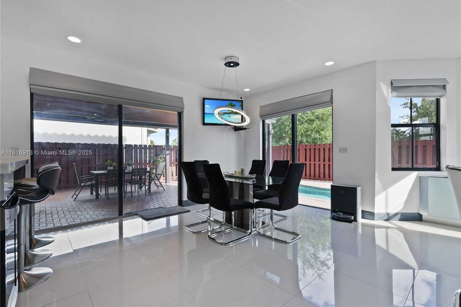 Small Image of 10040 NORTH WEST 10TH ST, Miami Number 16