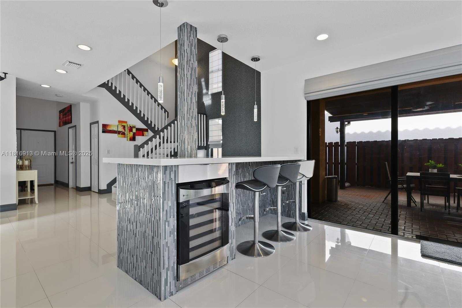 Small Image of 10040 NORTH WEST 10TH ST, Miami Number 18