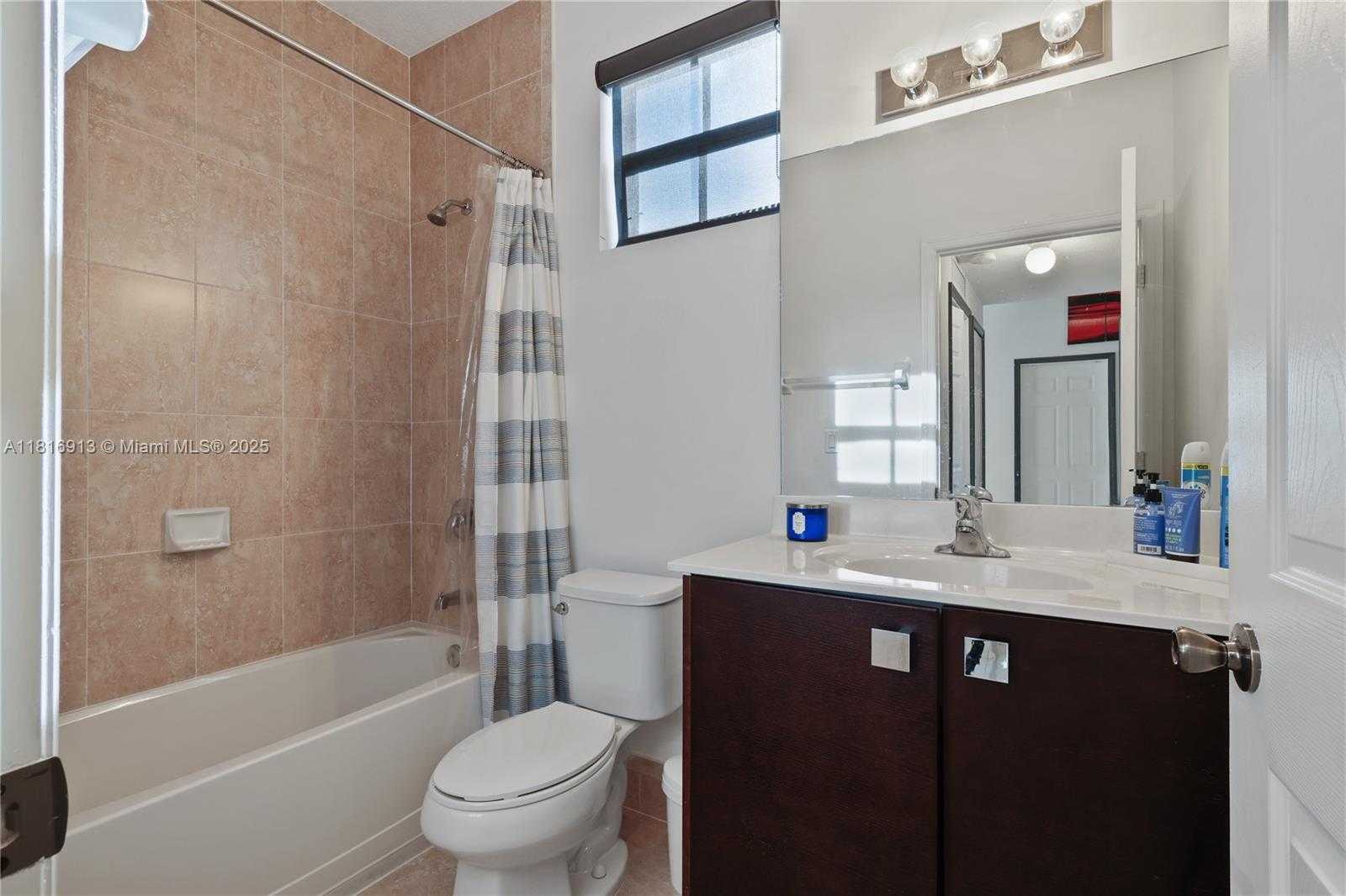 Small Image of 10040 NORTH WEST 10TH ST, Miami Number 19