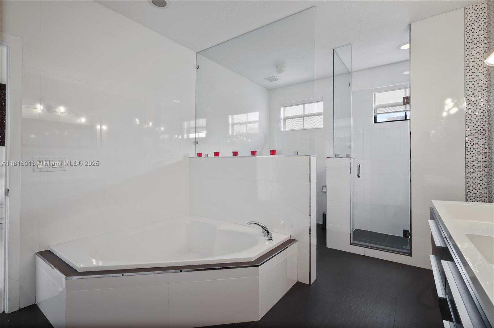 Small Image of 10040 NORTH WEST 10TH ST, Miami Number 22