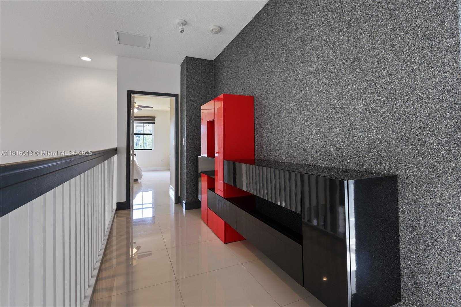Small Image of 10040 NORTH WEST 10TH ST, Miami Number 25