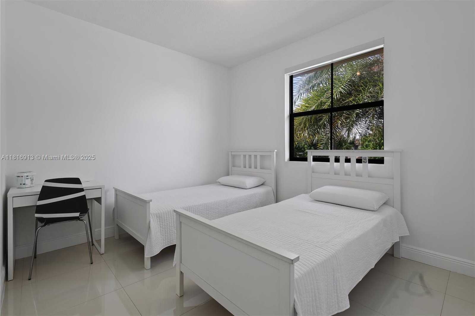 Small Image of 10040 NORTH WEST 10TH ST, Miami Number 27