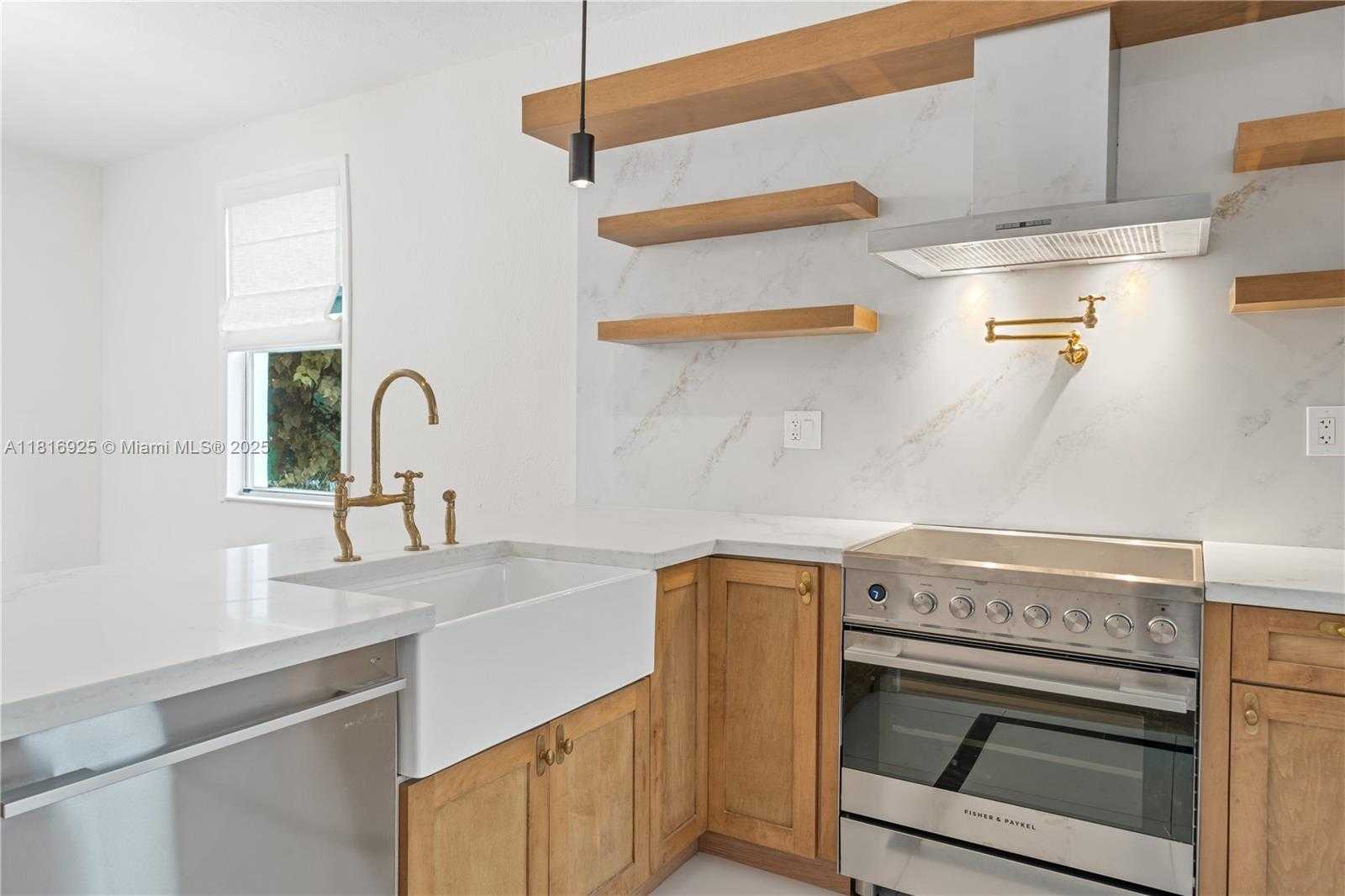 Small Image of 726 MERIDIAN AVE #5, Miami Beach Number 10