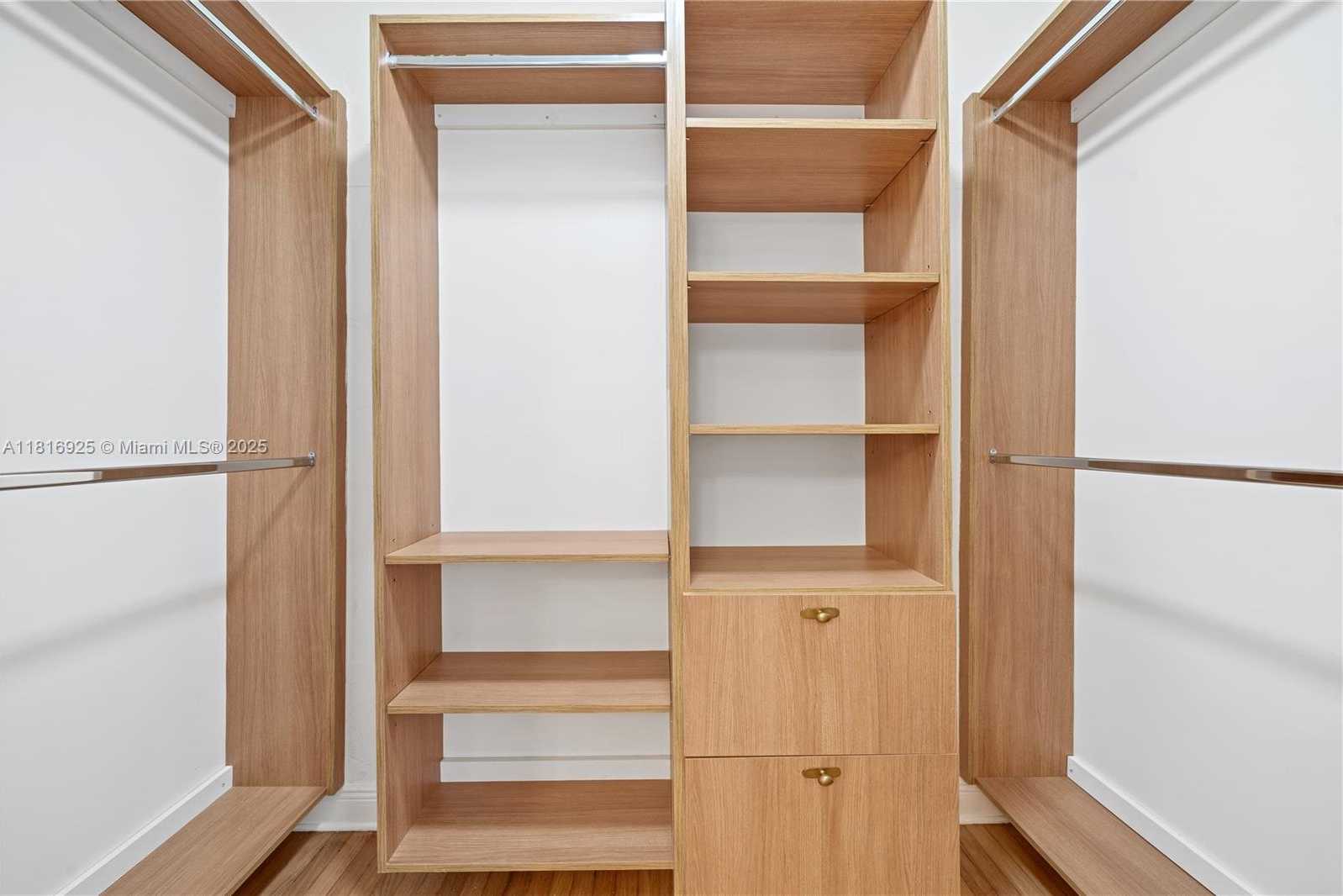 Small Image of 726 MERIDIAN AVE #5, Miami Beach Number 17