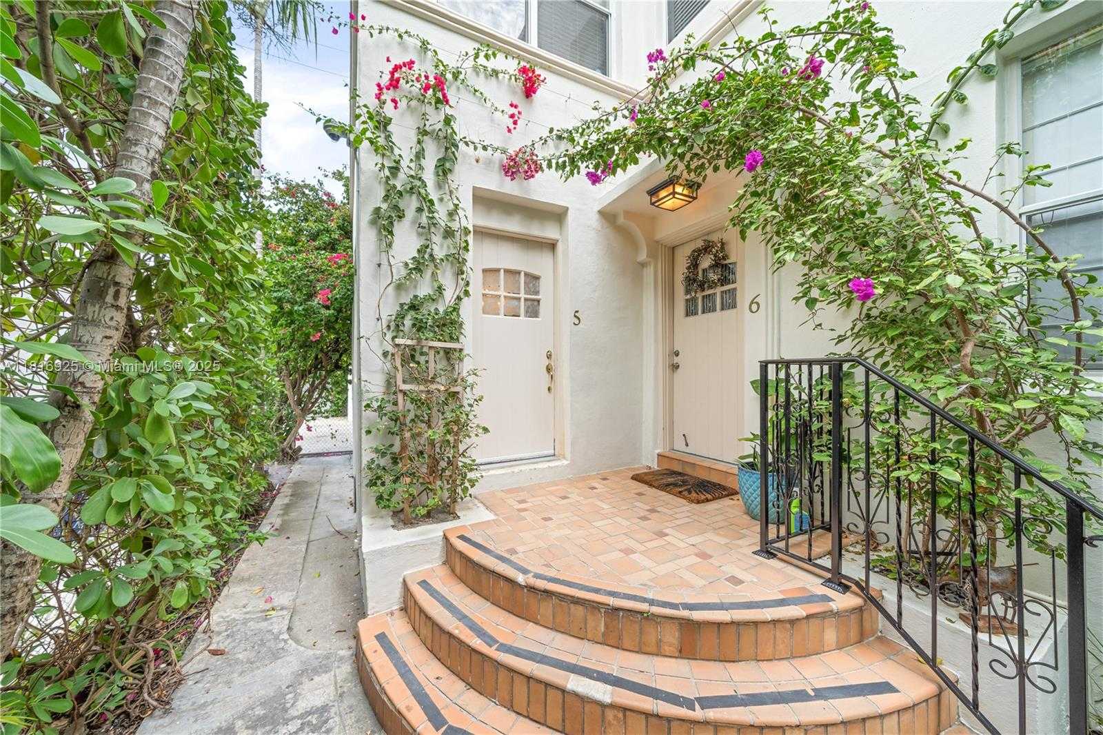 Small Image of 726 MERIDIAN AVE #5, Miami Beach Number 2