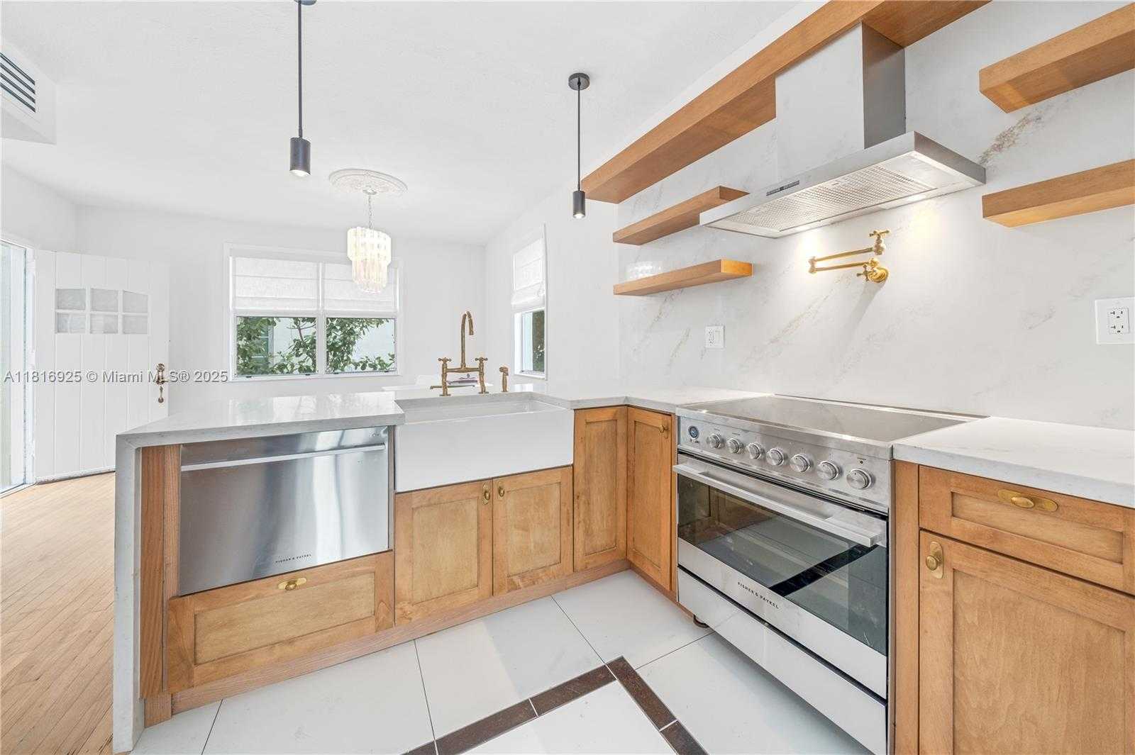 Small Image of 726 MERIDIAN AVE #5, Miami Beach Number 21