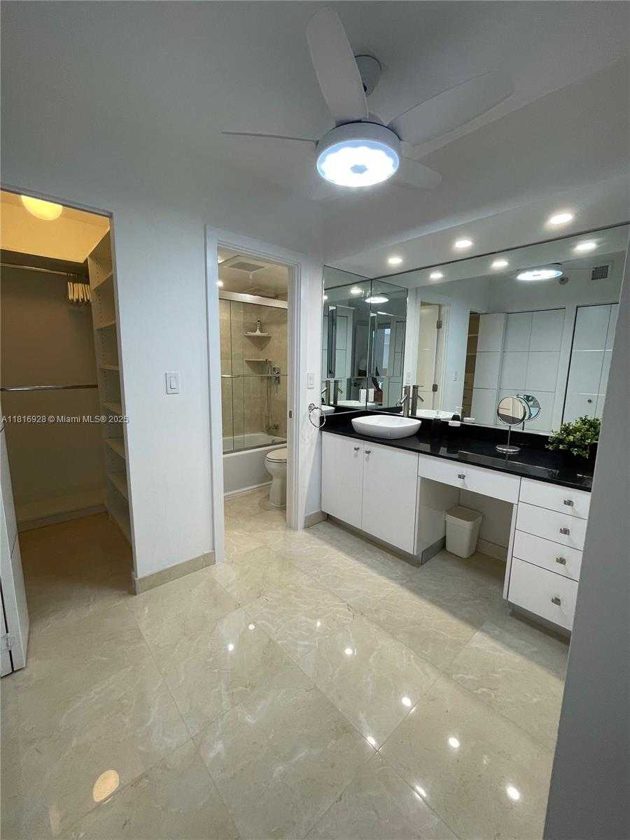 Small Image of 20515 EAST COUNTRY CLUB DR #1847, Aventura Number 15