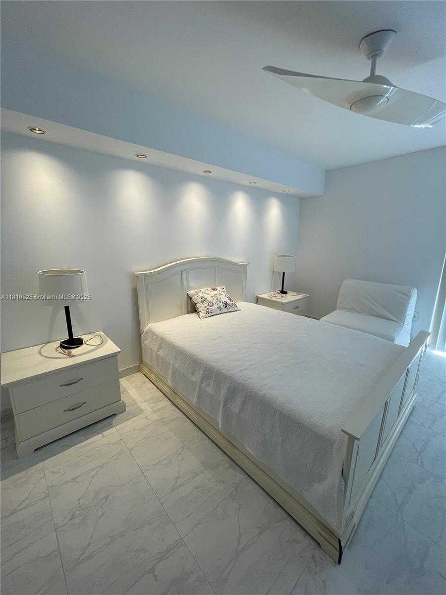 Small Image of 20515 EAST COUNTRY CLUB DR #1847, Aventura Number 16