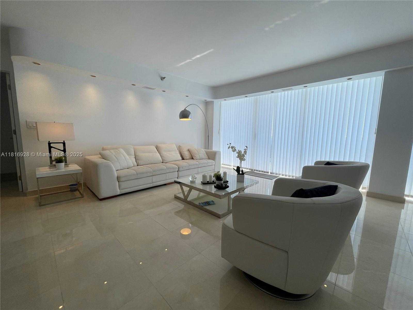 Small Image of 20515 EAST COUNTRY CLUB DR #1847, Aventura Number 2
