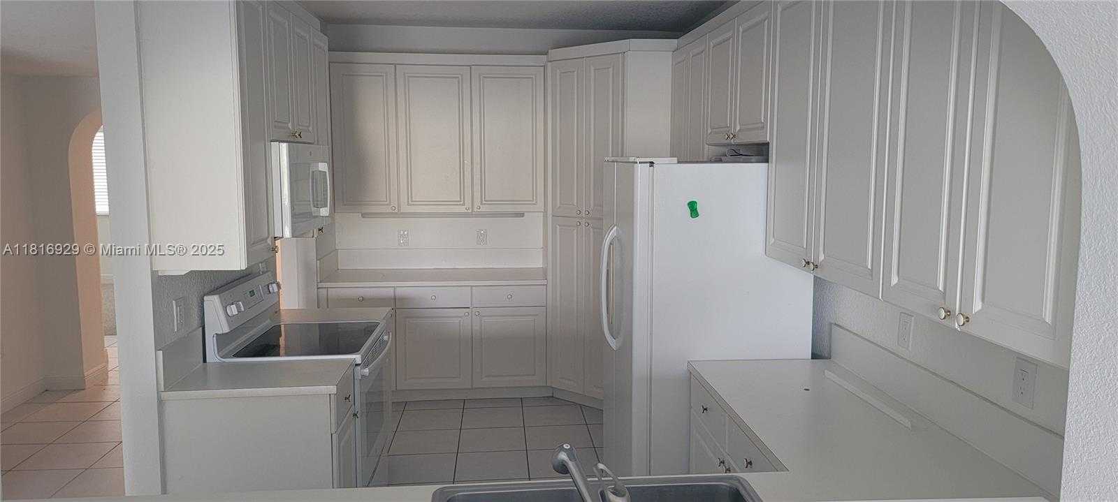Small Image of 10710 NORTH WEST 66TH ST #409, Doral Number 5
