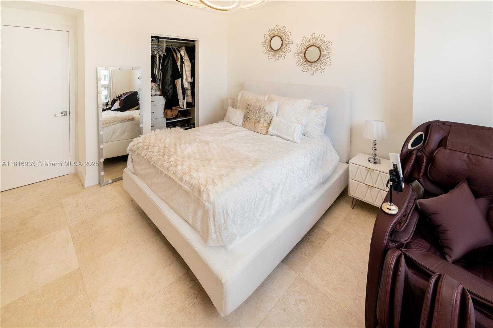 Small Image of 848 BRICKELL KEY DR #1601, Miami Number 17