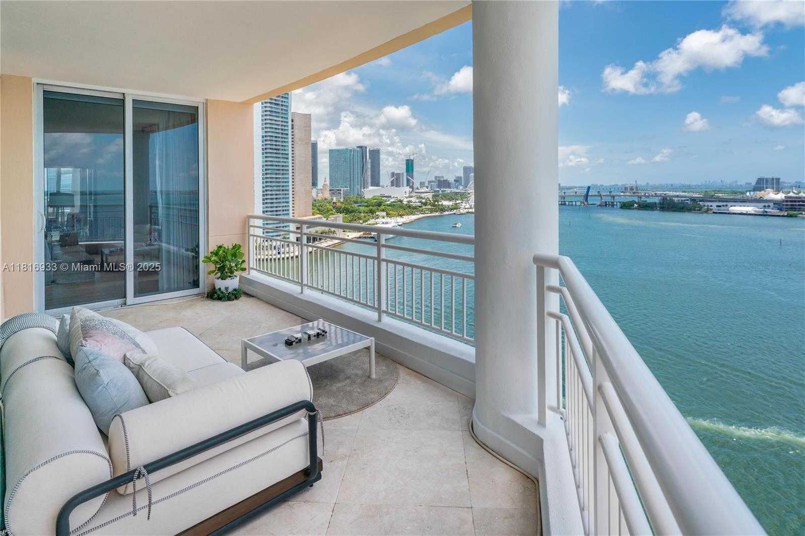 Small Image of 848 BRICKELL KEY DR #1601, Miami Number 5
