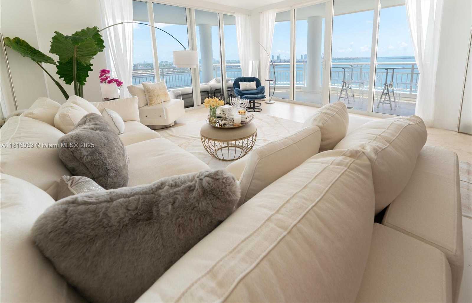 Small Image of 848 BRICKELL KEY DR #1601, Miami Number 7