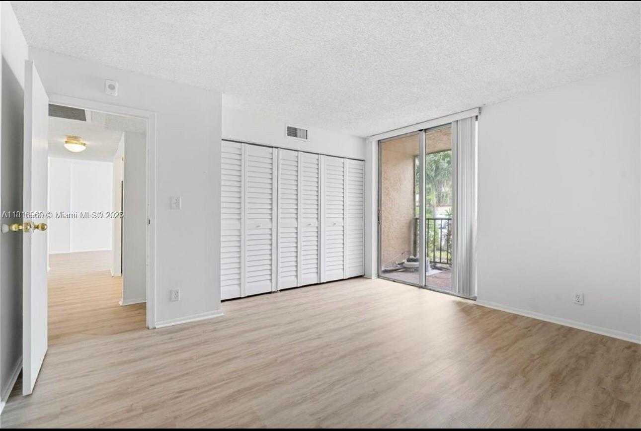 Small Image of 2001 ATLANTIC SHORES BLVD #109, Hallandale Beach Number 14