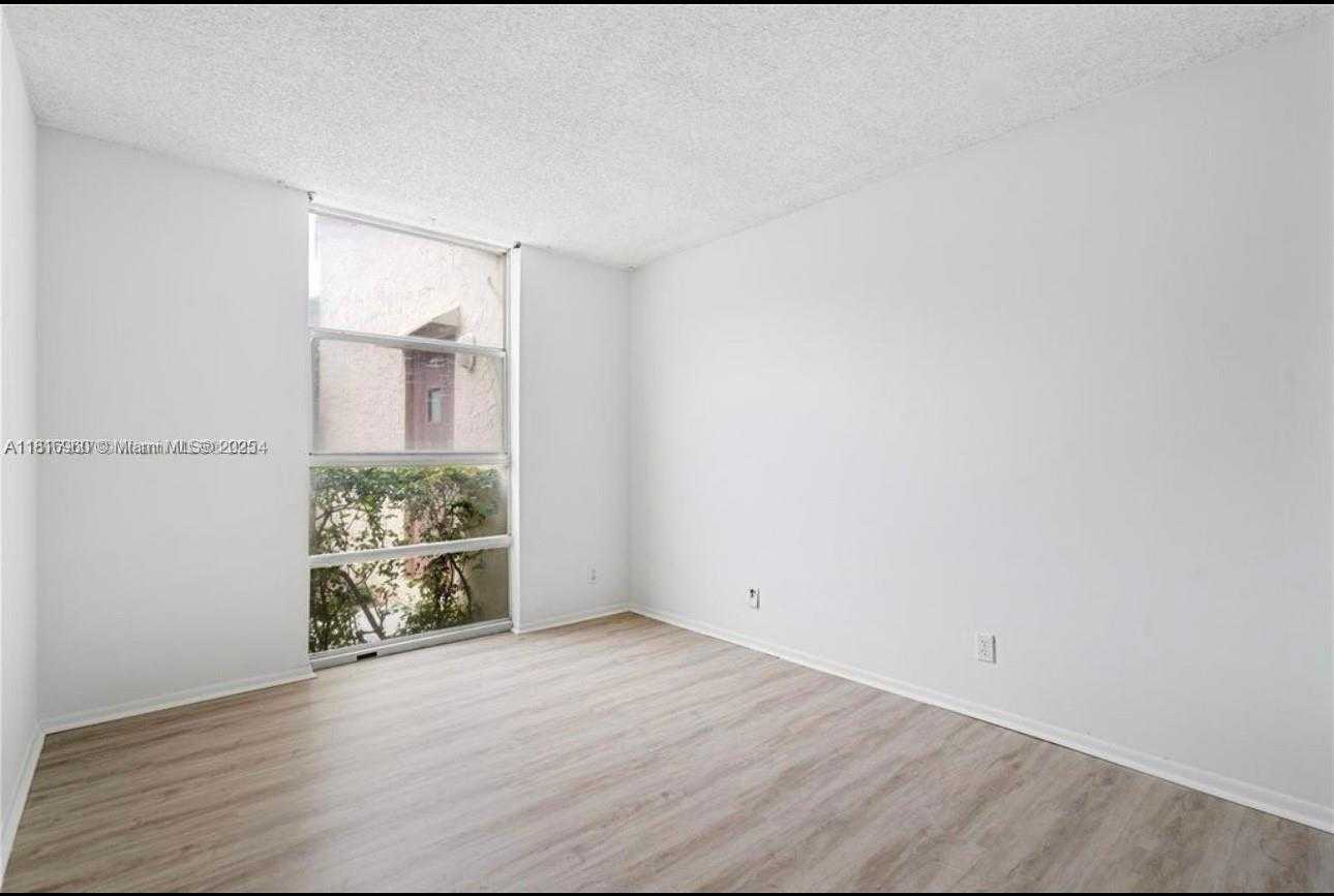 Small Image of 2001 ATLANTIC SHORES BLVD #109, Hallandale Beach Number 18