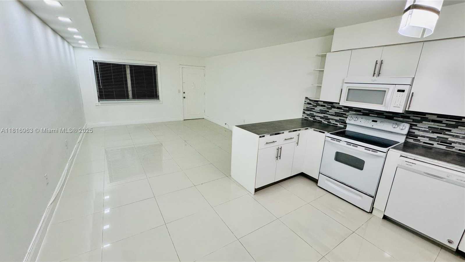 Small Image of 1120 102ND ST #7, Bay Harbor Islands Number 3