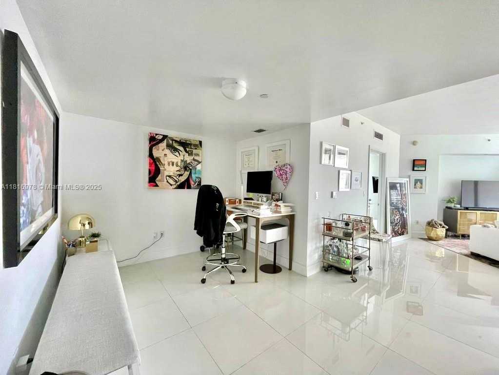 Small Image of 350 SOUTH MIAMI AVE #1103, Miami Number 4