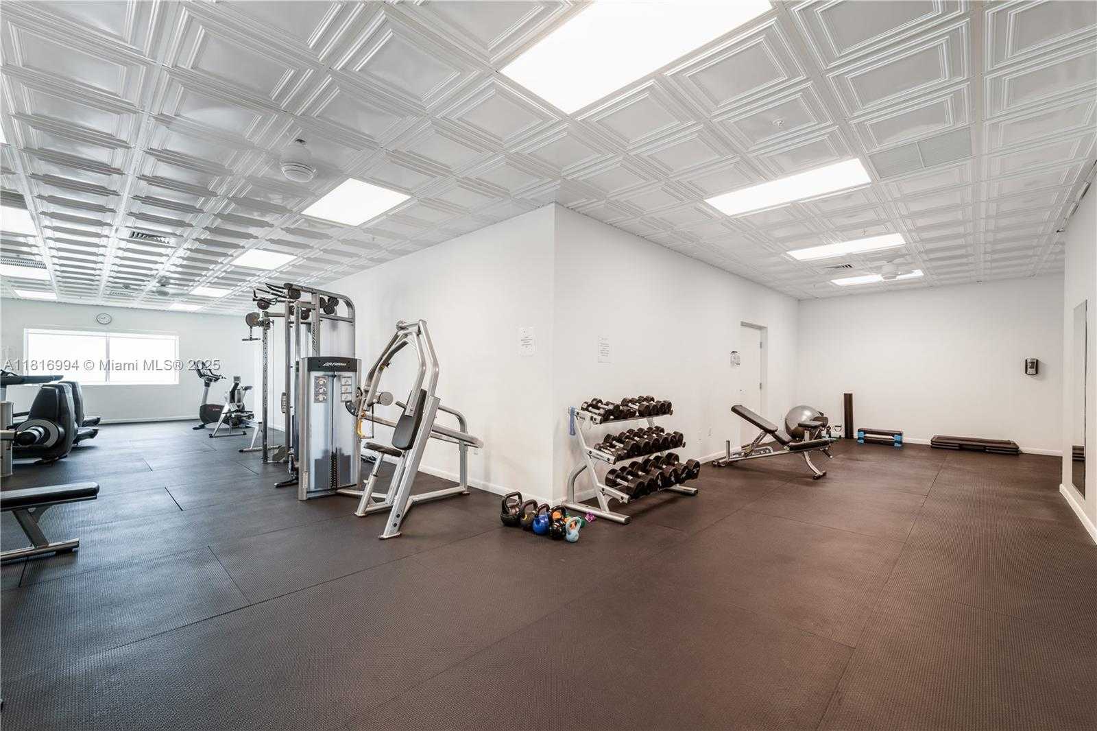 Small Image of 800 CLAUGHTON ISLAND DR #1103, Miami Number 10