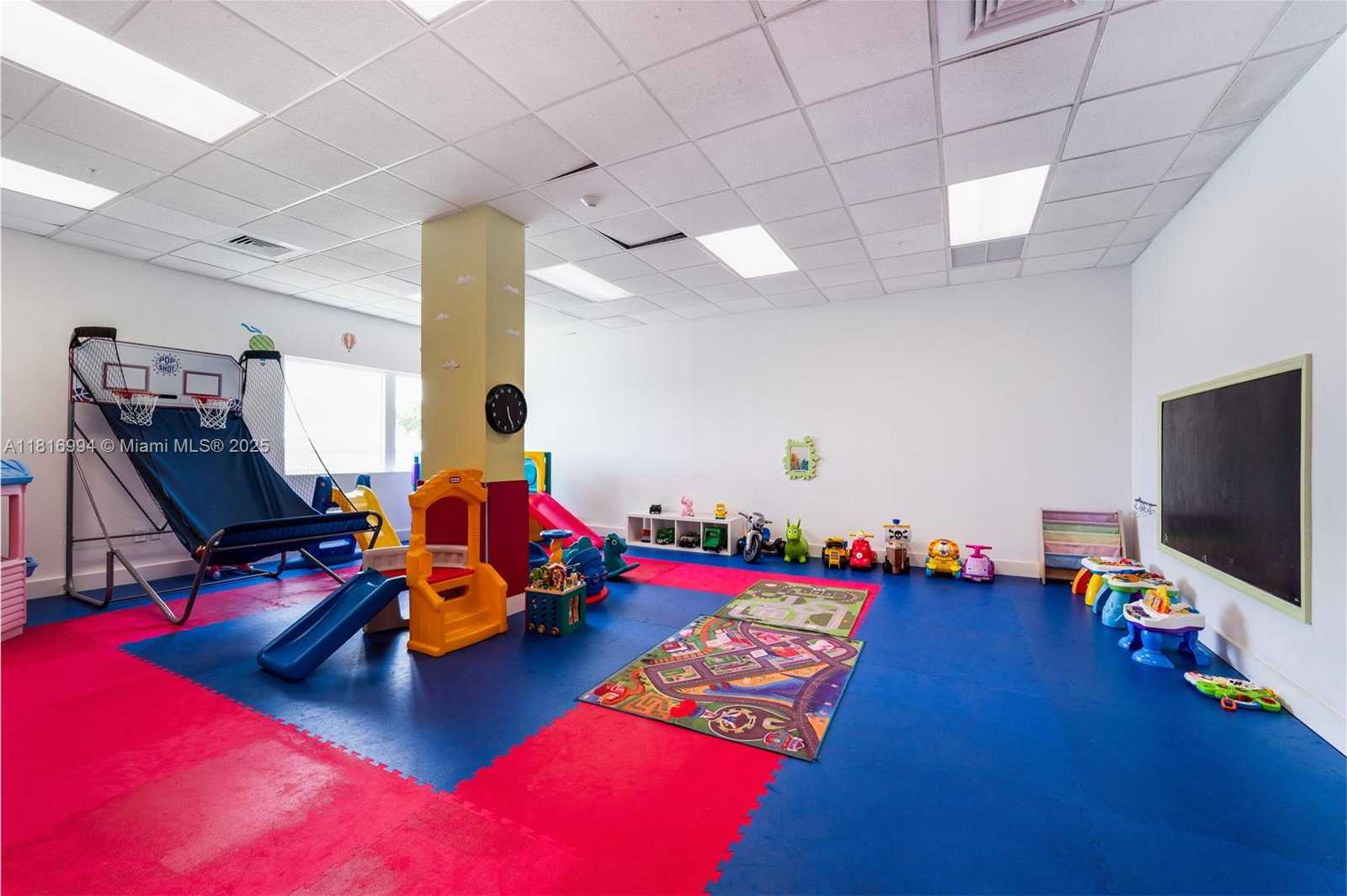 Small Image of 800 CLAUGHTON ISLAND DR #1103, Miami Number 11