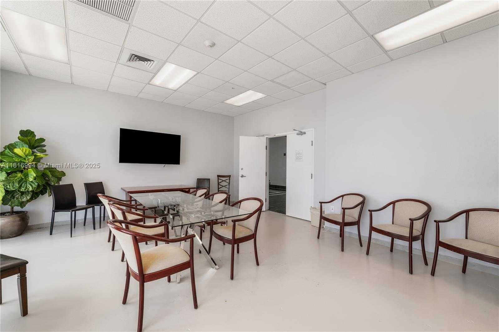 Small Image of 800 CLAUGHTON ISLAND DR #1103, Miami Number 12