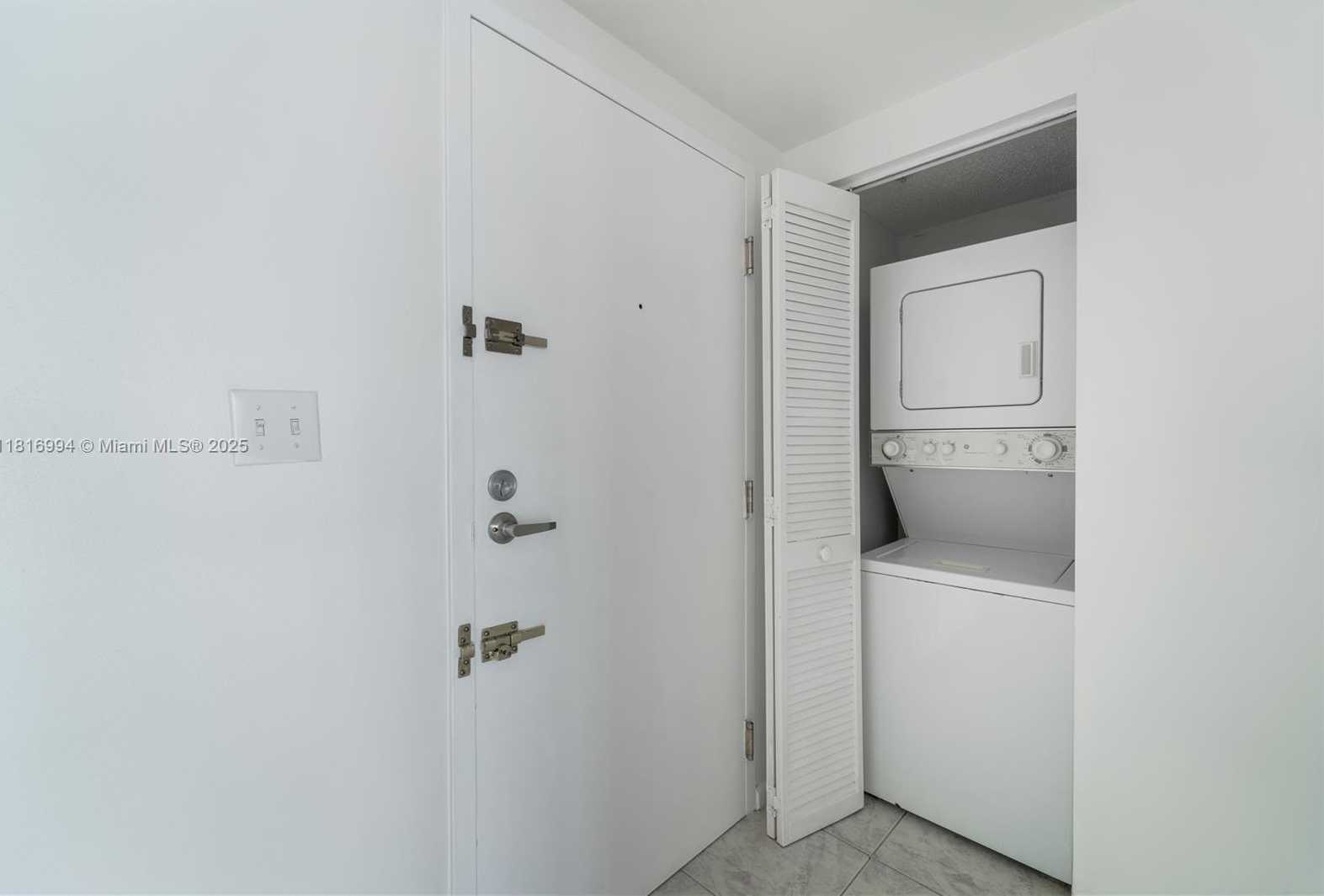 Small Image of 800 CLAUGHTON ISLAND DR #1103, Miami Number 18