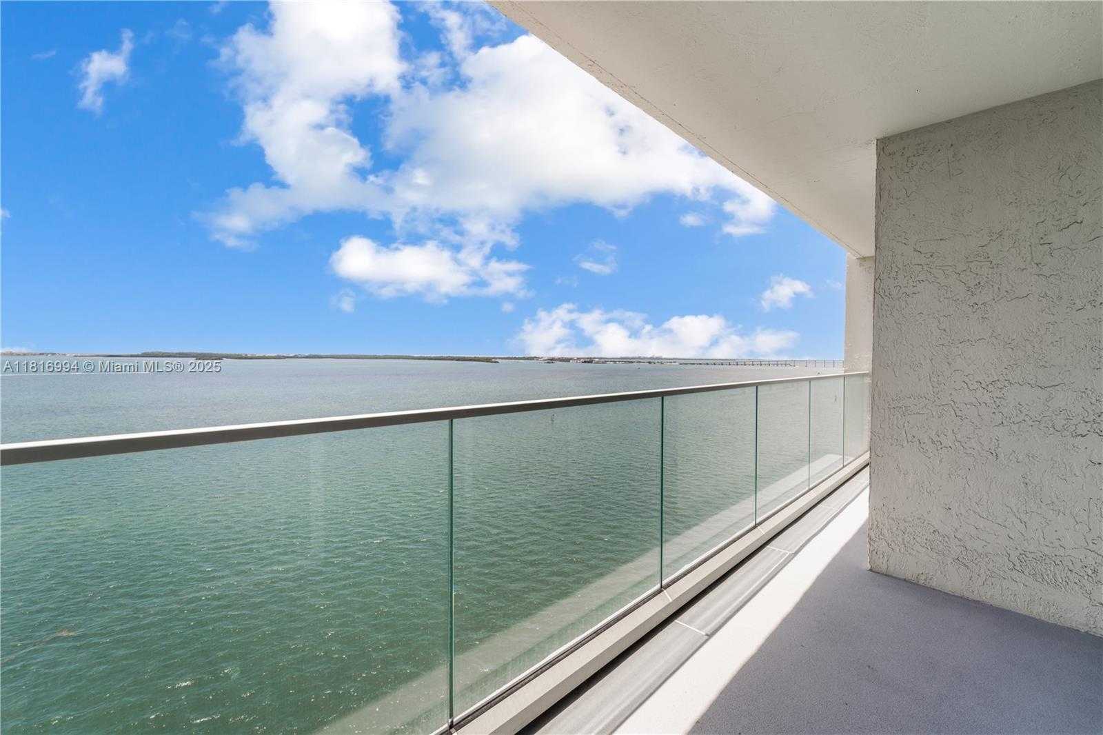 Small Image of 800 CLAUGHTON ISLAND DR #1103, Miami Number 2