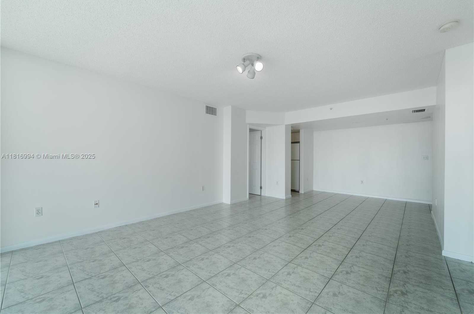 Small Image of 800 CLAUGHTON ISLAND DR #1103, Miami Number 29