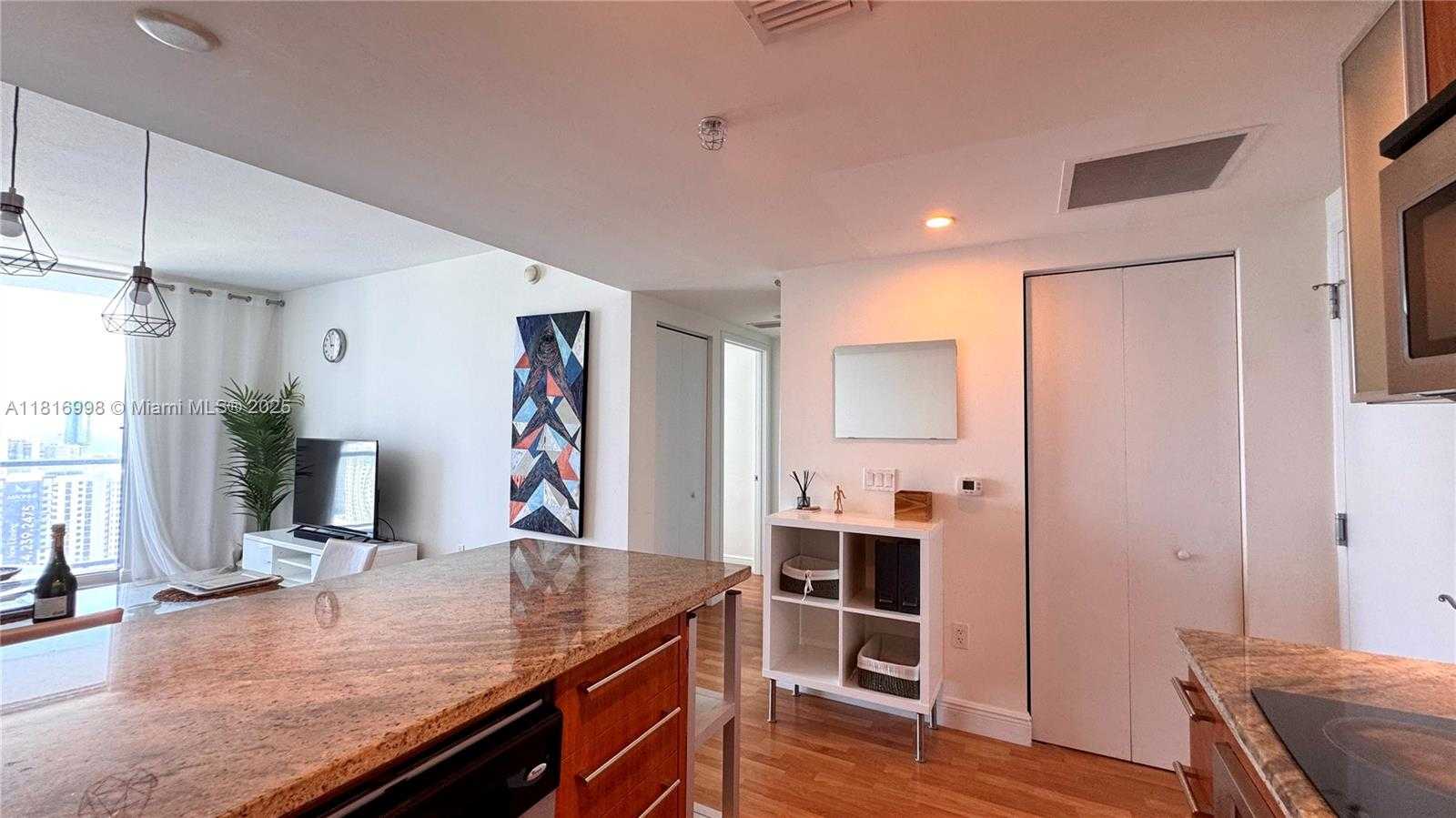 Small Image of 185 SOUTH WEST 7TH ST #3908, Miami Number 9