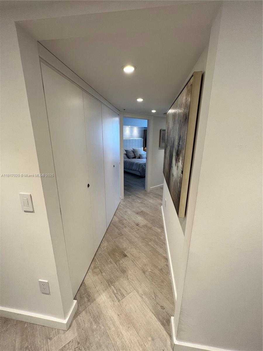 Small Image of 6301 COLLINS AVE #3001, Miami Beach Number 10