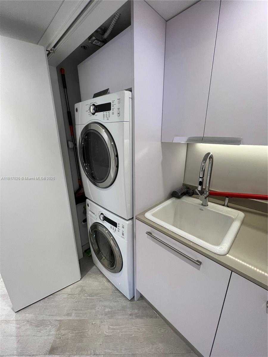 Small Image of 6301 COLLINS AVE #3001, Miami Beach Number 11