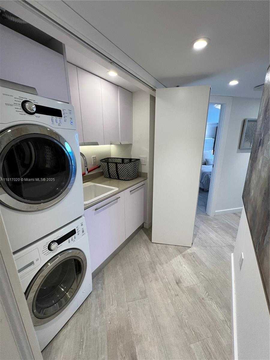 Small Image of 6301 COLLINS AVE #3001, Miami Beach Number 12