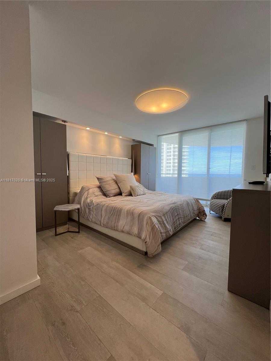 Small Image of 6301 COLLINS AVE #3001, Miami Beach Number 14
