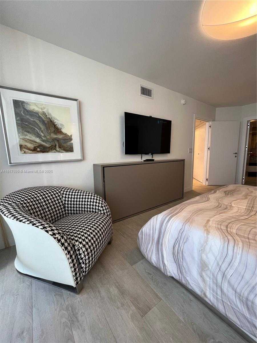 Small Image of 6301 COLLINS AVE #3001, Miami Beach Number 17