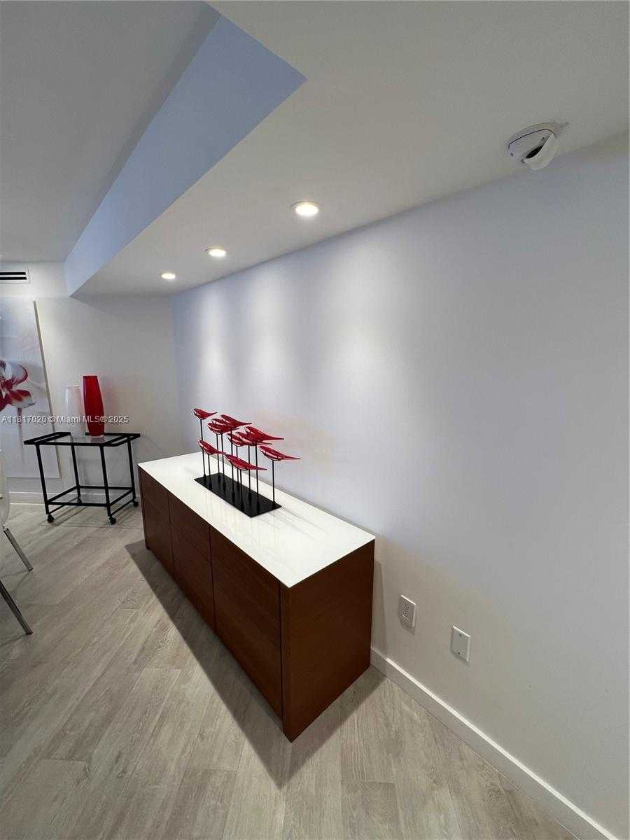 Small Image of 6301 COLLINS AVE #3001, Miami Beach Number 30