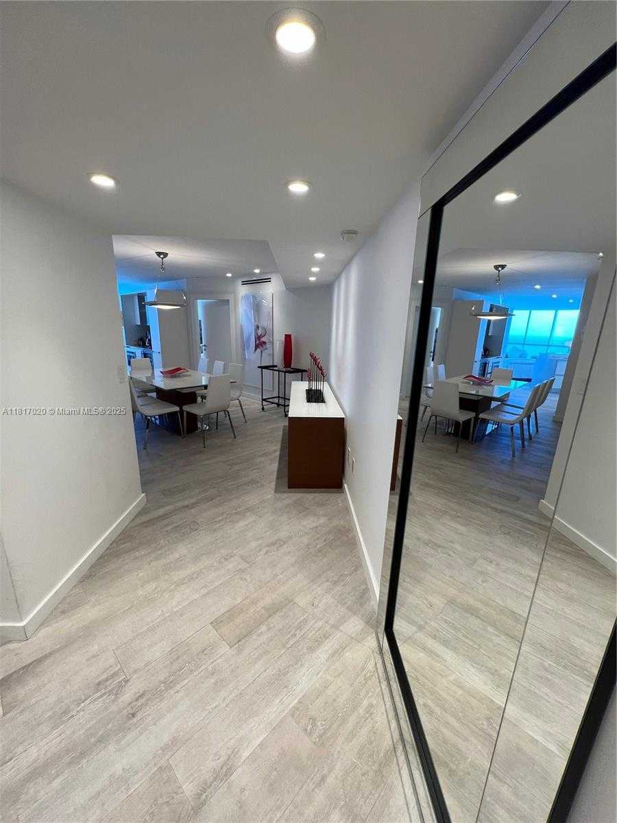Small Image of 6301 COLLINS AVE #3001, Miami Beach Number 31
