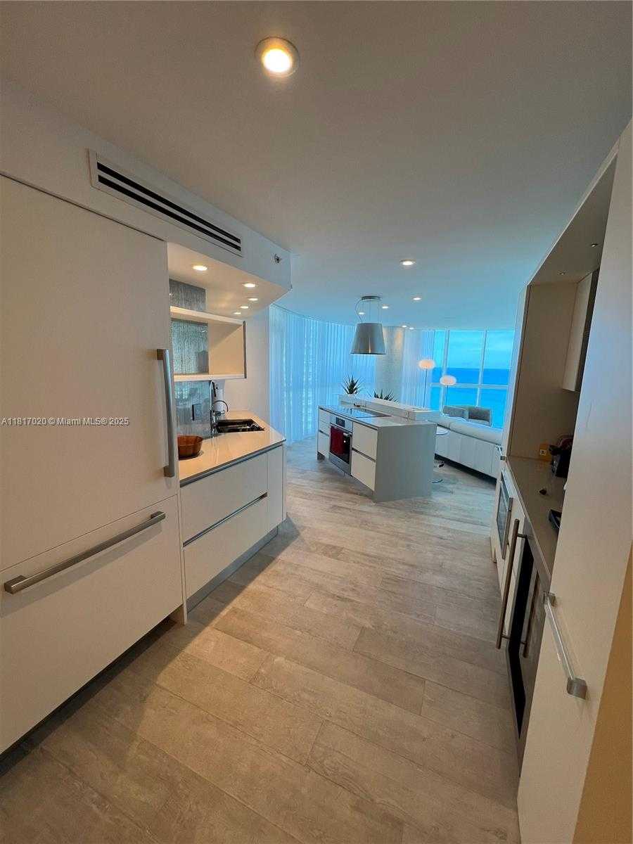 Small Image of 6301 COLLINS AVE #3001, Miami Beach Number 37