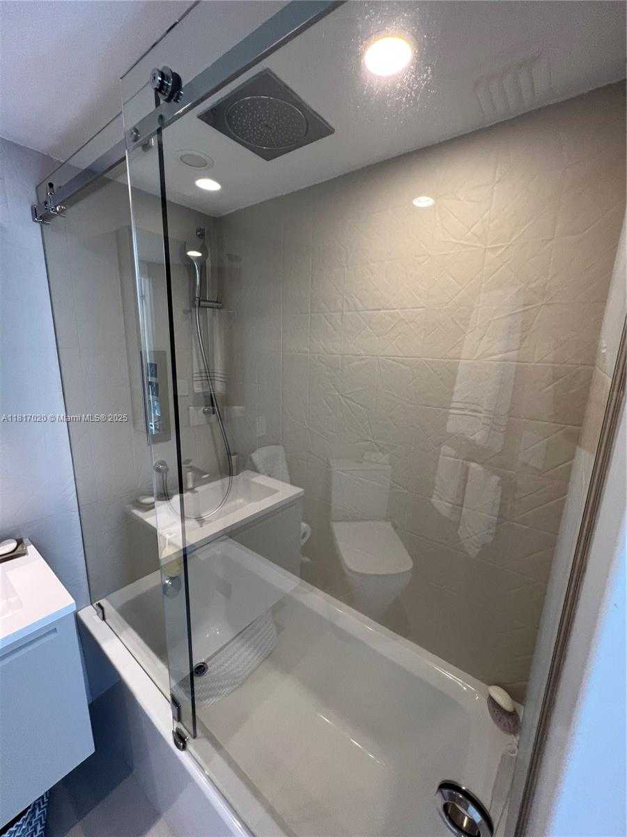 Small Image of 6301 COLLINS AVE #3001, Miami Beach Number 47