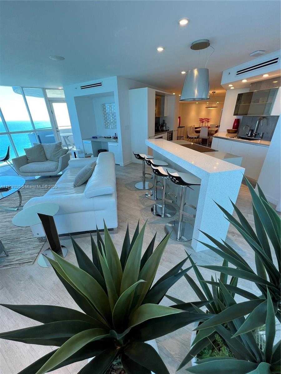 Small Image of 6301 COLLINS AVE #3001, Miami Beach Number 7
