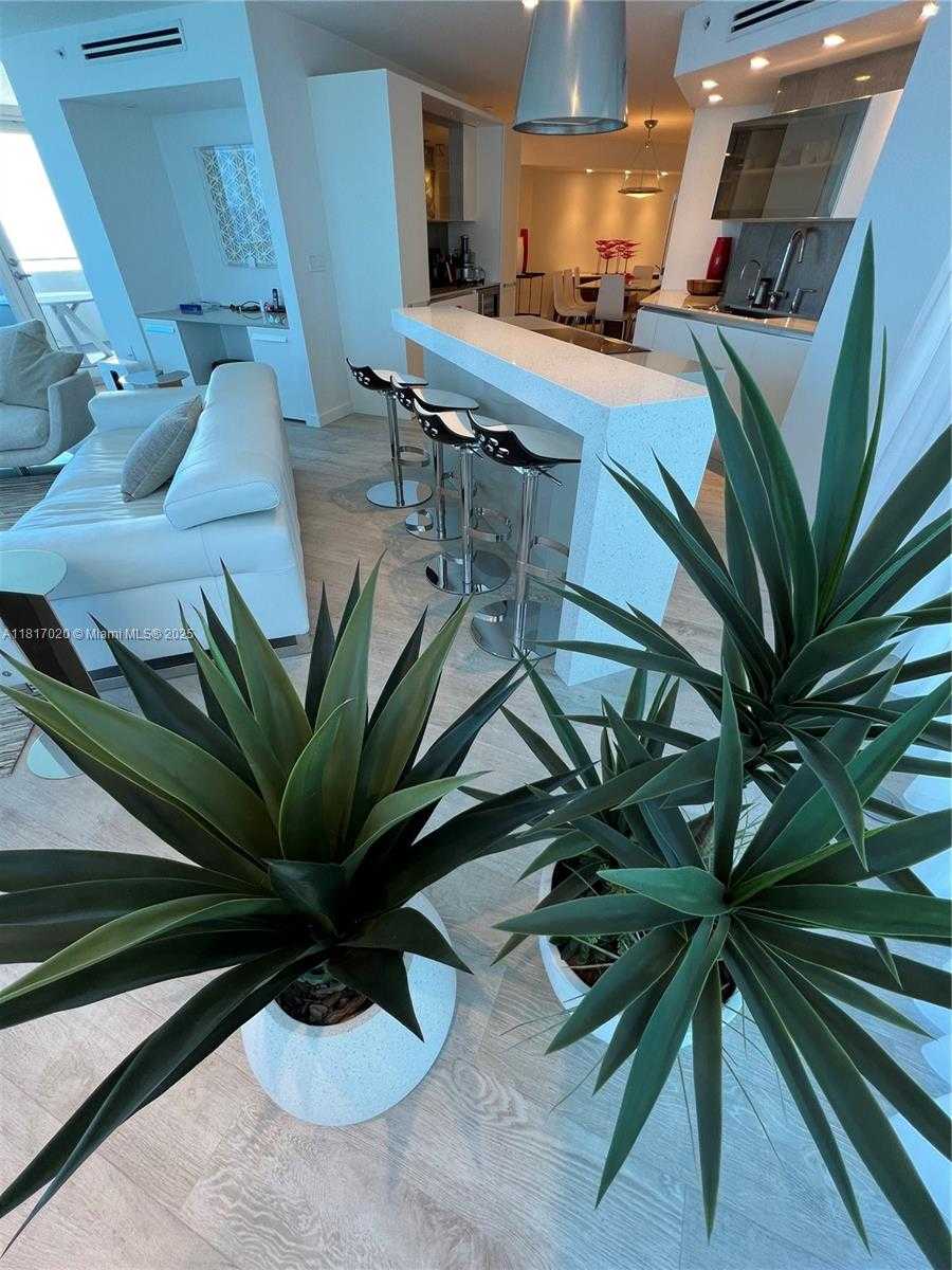 Small Image of 6301 COLLINS AVE #3001, Miami Beach Number 76