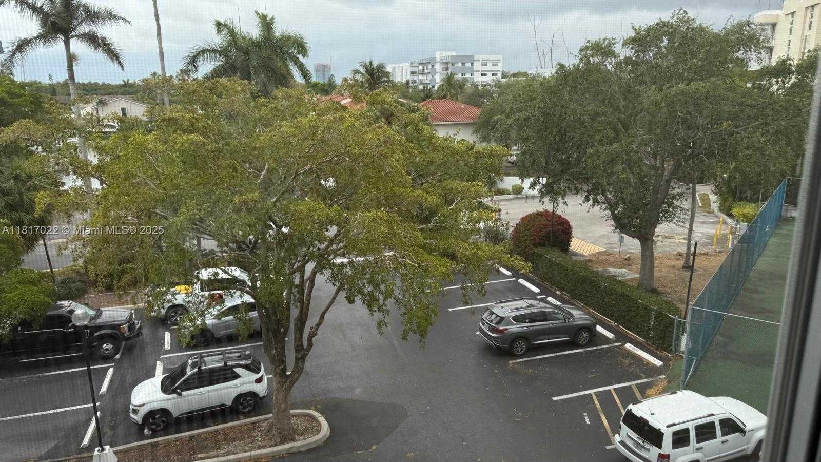 Small Image of 16546 NORTH EAST 26TH AVE #4H, North Miami Beach Number 2