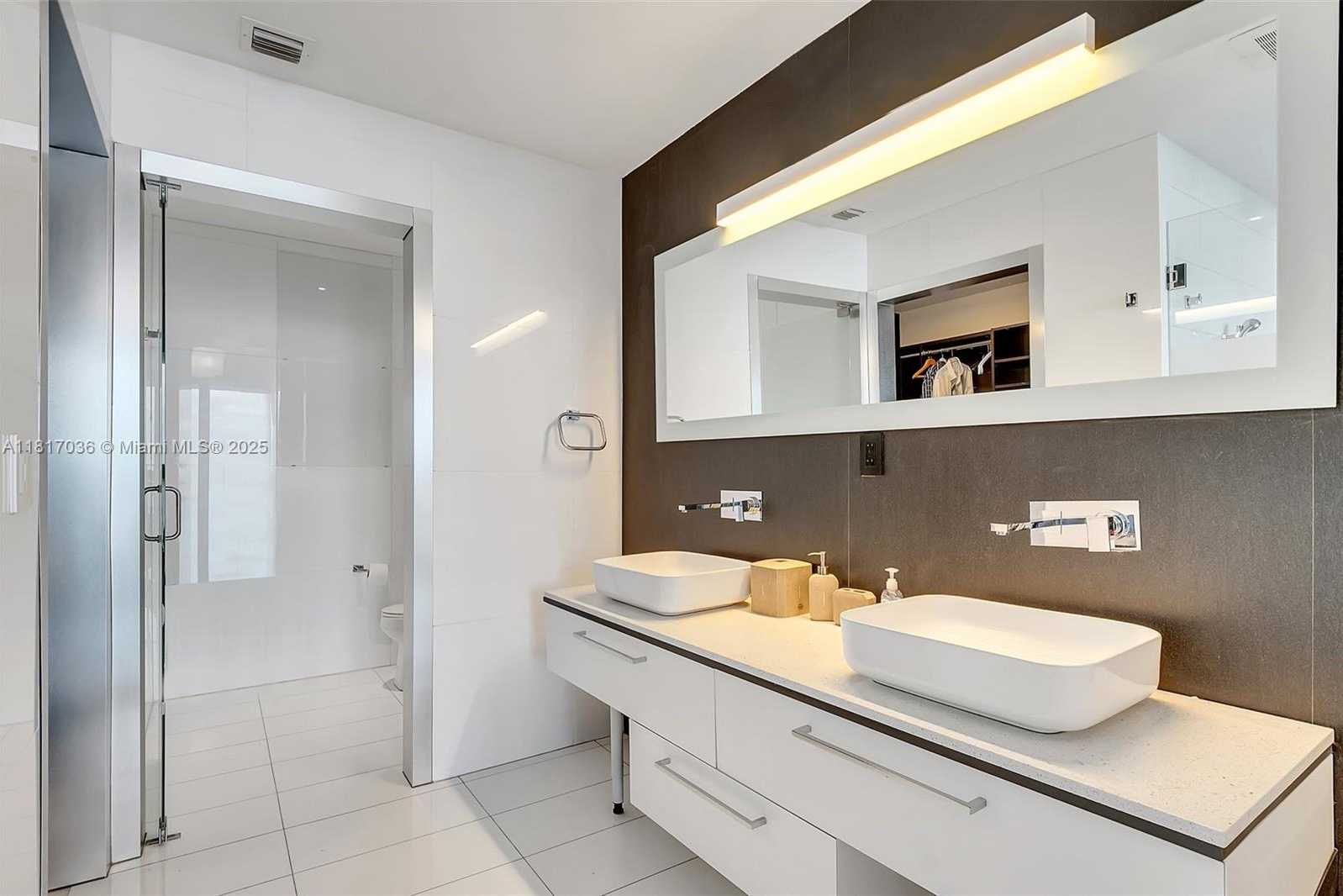 Small Image of 2020 NORTH BAYSHORE DR #1006, Miami Number 13