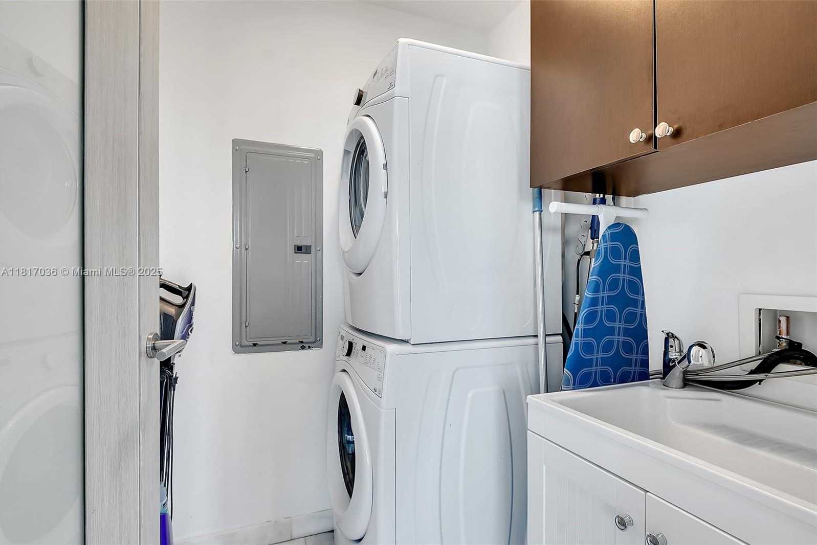 Small Image of 2020 NORTH BAYSHORE DR #1006, Miami Number 25