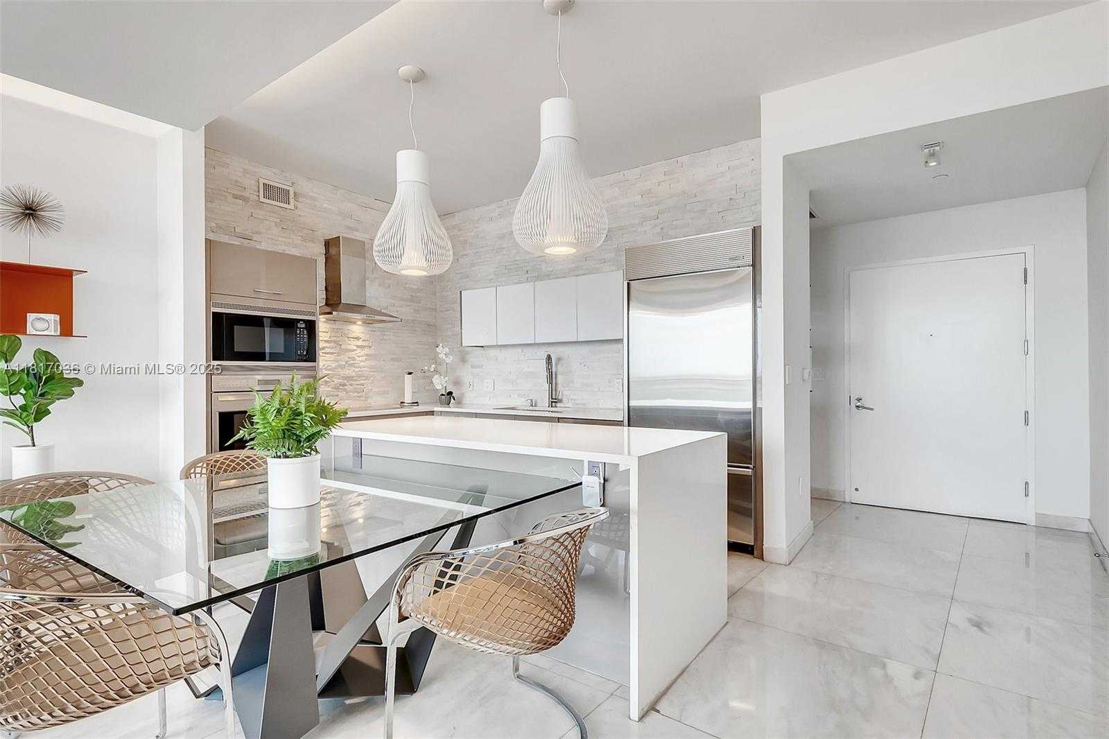 Small Image of 2020 NORTH BAYSHORE DR #1006, Miami Number 4