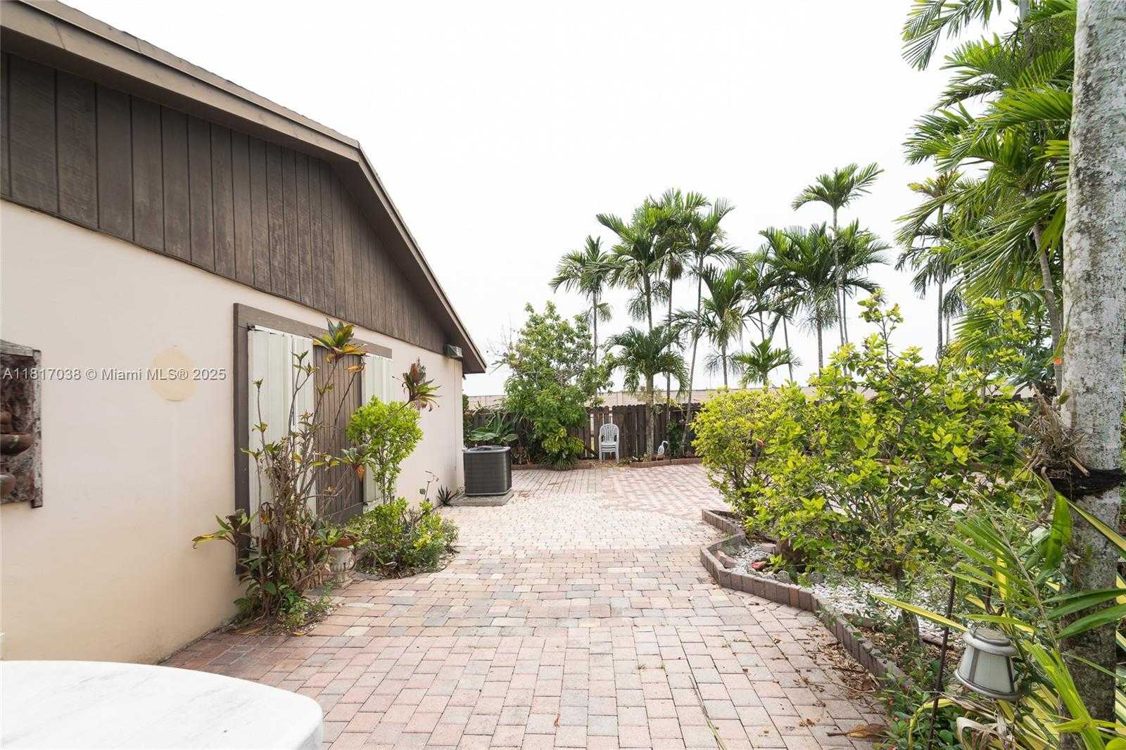 Small Image of 12023 SOUTH WEST 110TH ST CIR E, Miami Number 12