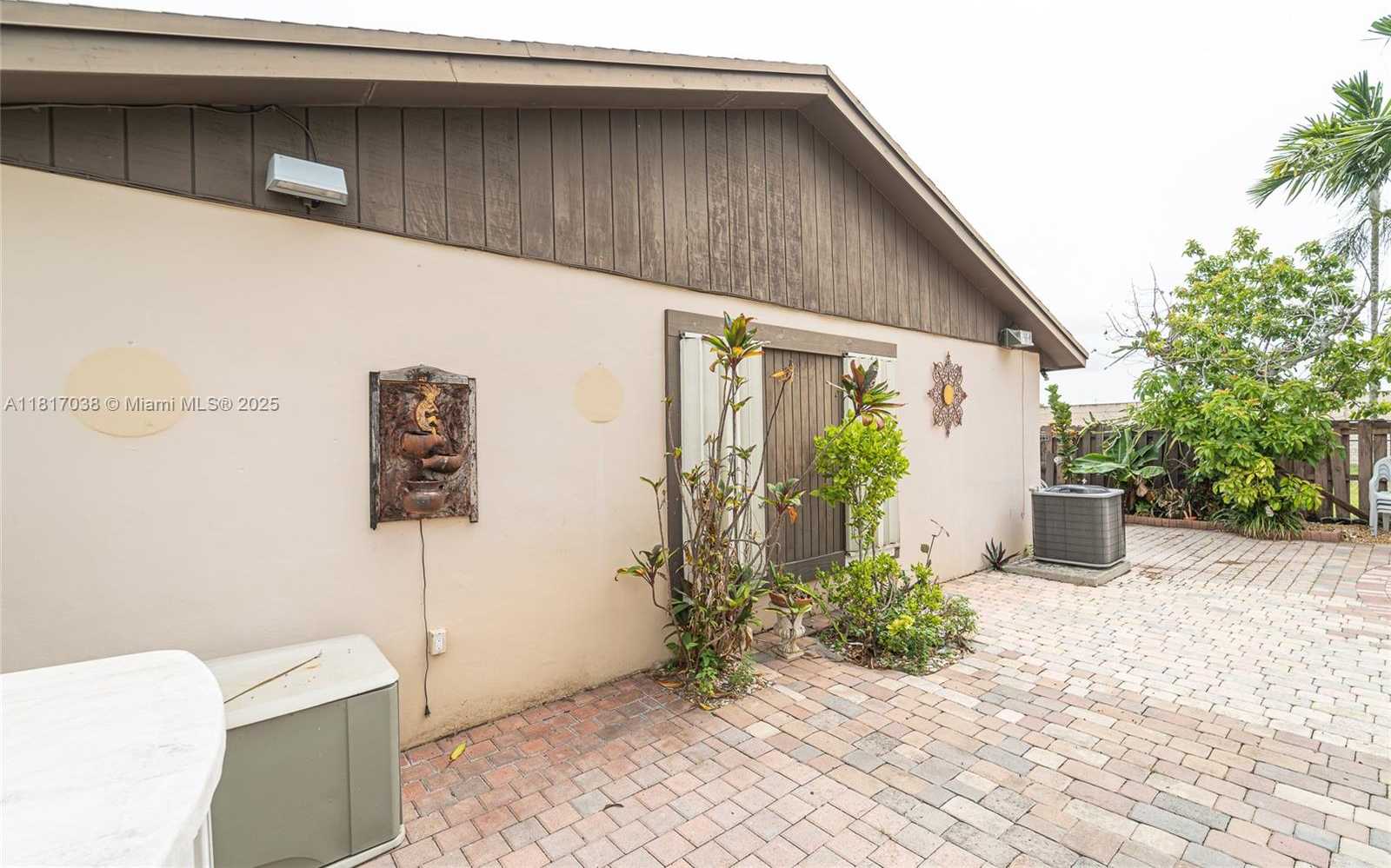 Small Image of 12023 SOUTH WEST 110TH ST CIR E, Miami Number 14