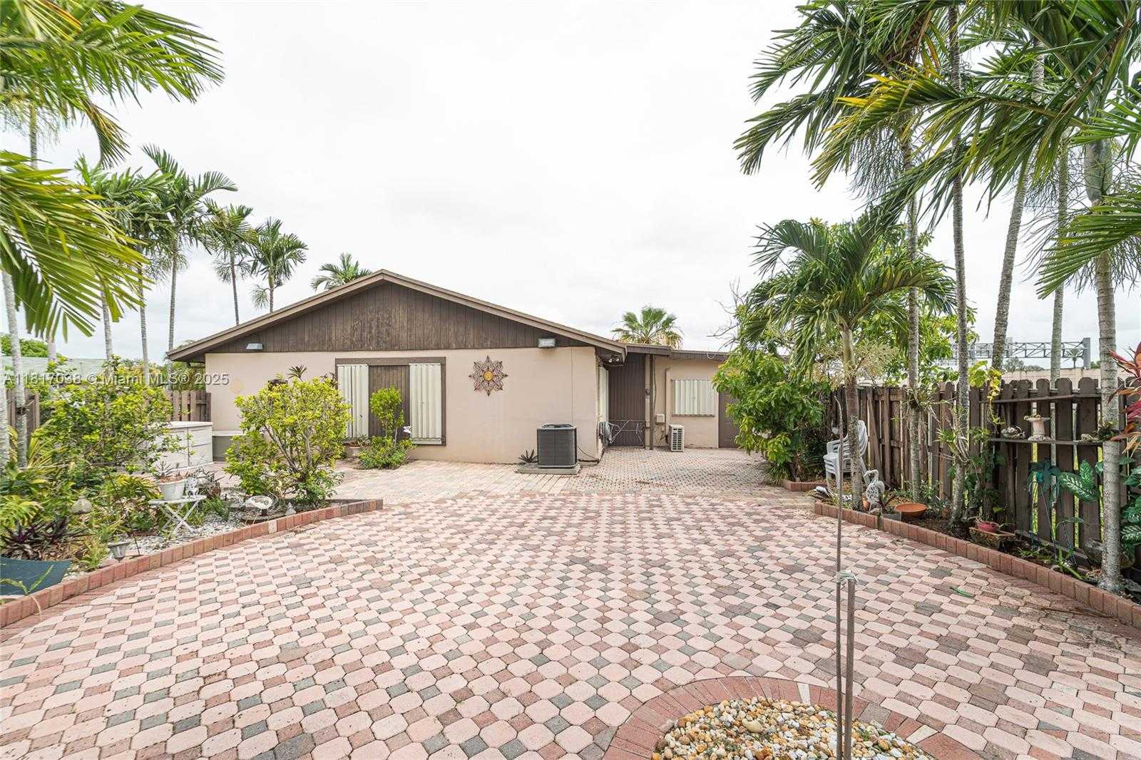Small Image of 12023 SOUTH WEST 110TH ST CIR E, Miami Number 16